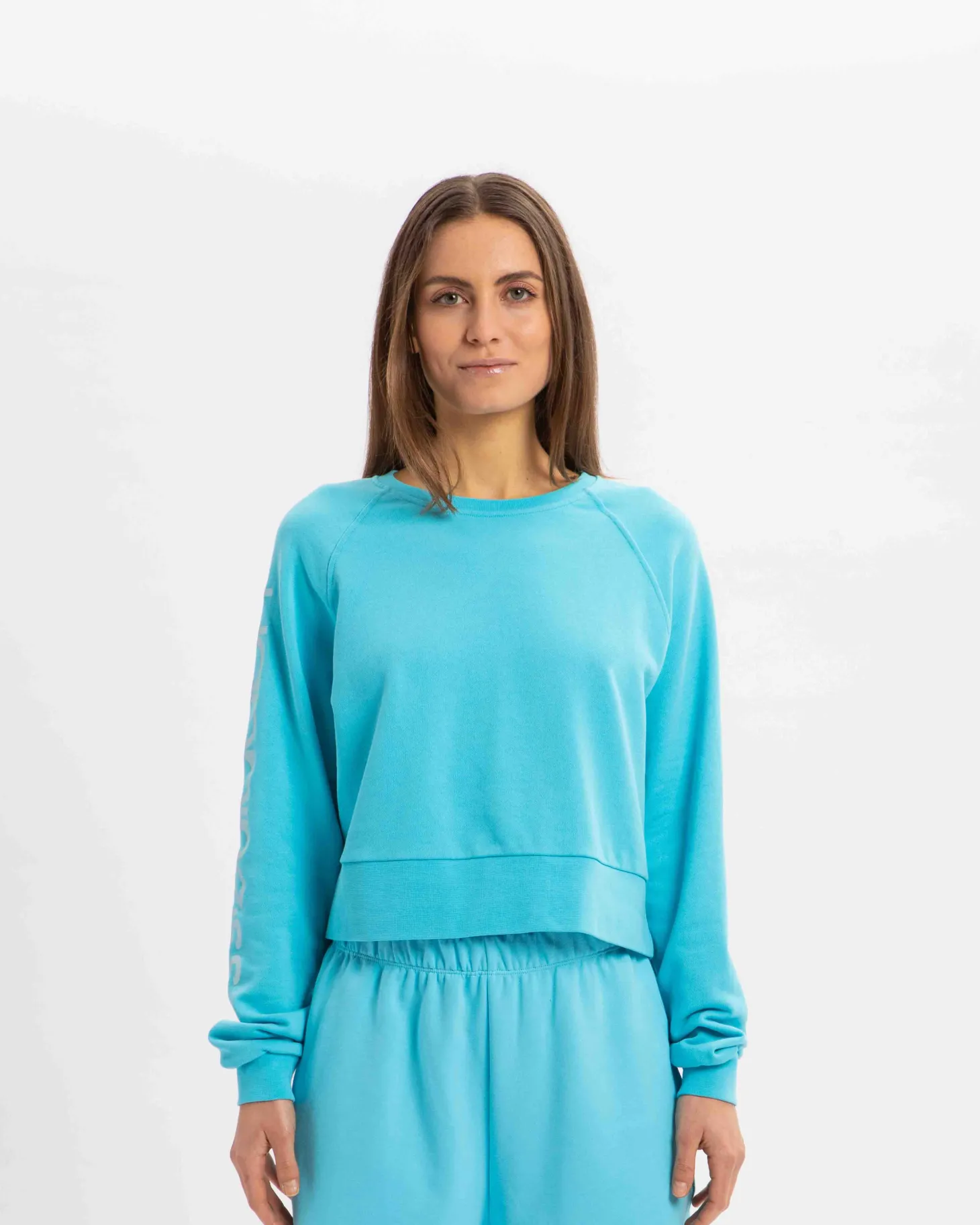 crop_donna_essential_2.webp Crop Donna Essential